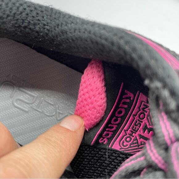 Saucony Cohesion 13 Black & Hot Pink Womens Running Shoes Sneakers 8.5 - Picture 4 of 10